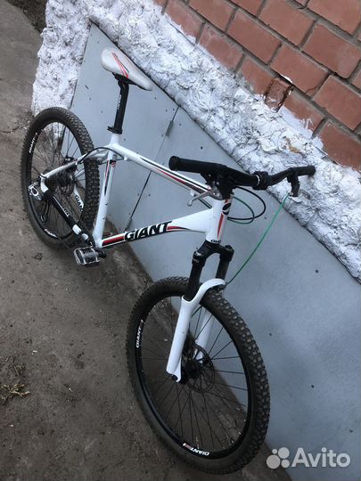 Горный вклосипед Giant Revel 1