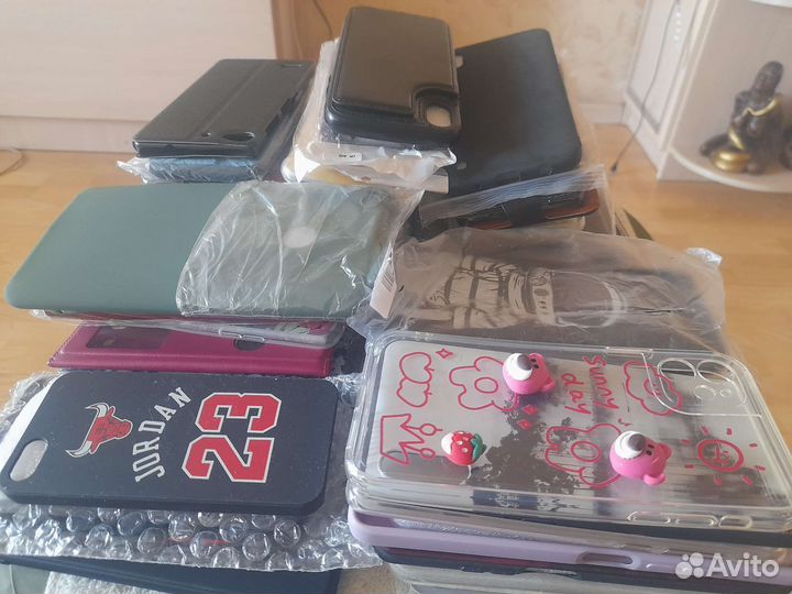 Чехлы на телефон