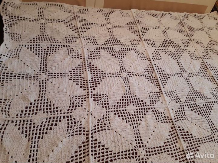 Плед ажурный ручной вязки