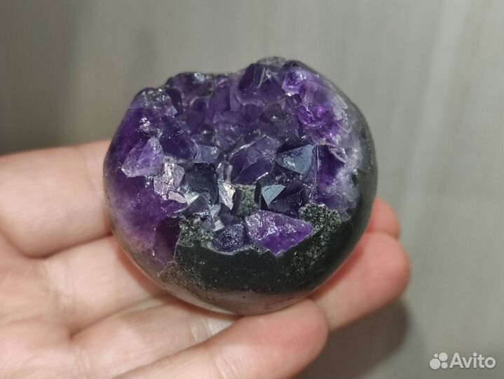 Aметист шaр с жеoдой 4см