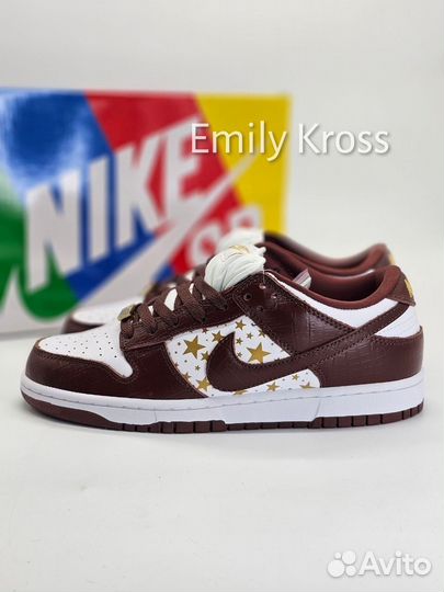 Supreme x Nike Dunk Low Star Barkroot Brown