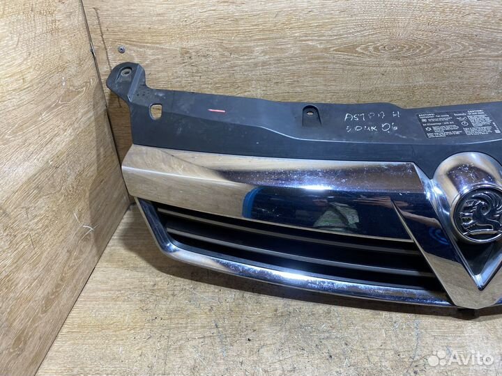 Решетка радиатора Opel Astra H рест Арт. 130340