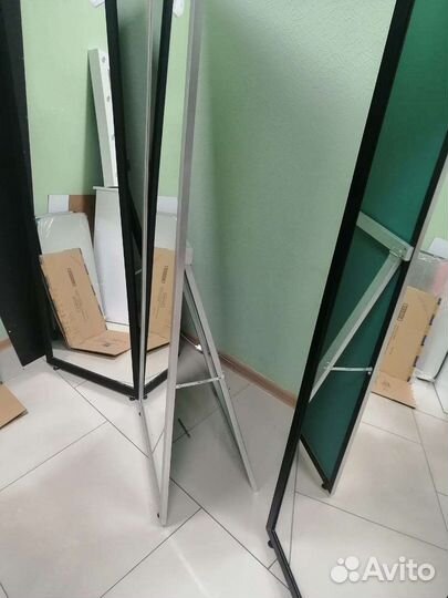 Зеркало в багетной раме