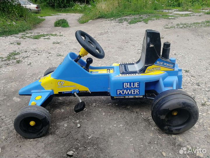 Детская педальная машина