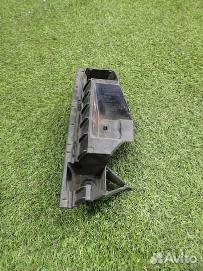 Крепление бампера заднее правое Volvo S80