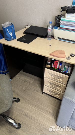 Письменный стол