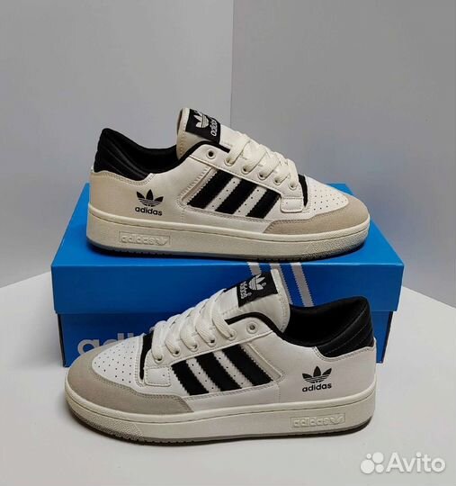 Кроссовки Adidas