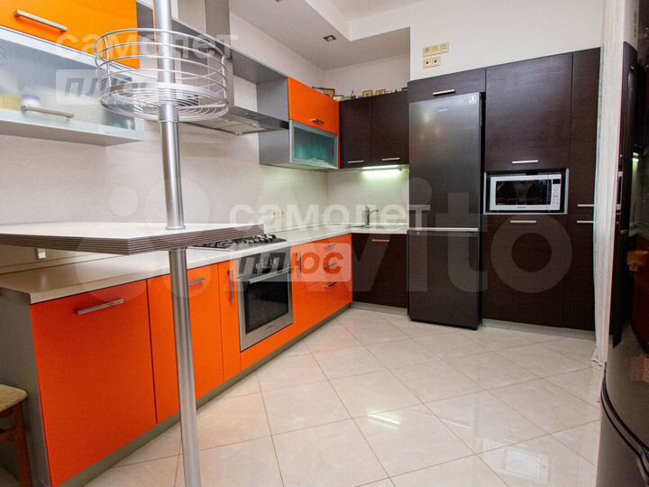 3-к. квартира, 110 м², 3/3 эт.