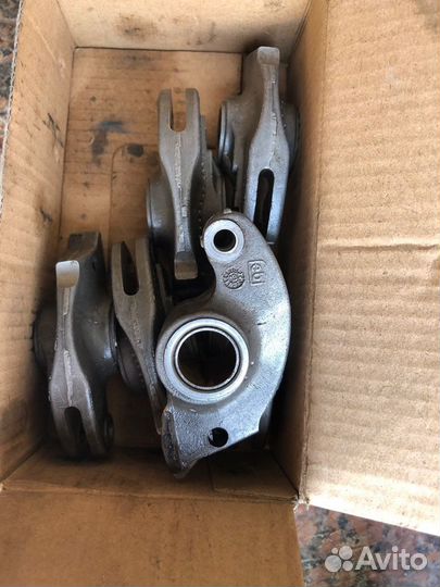 Распредвал и рокера M30B34