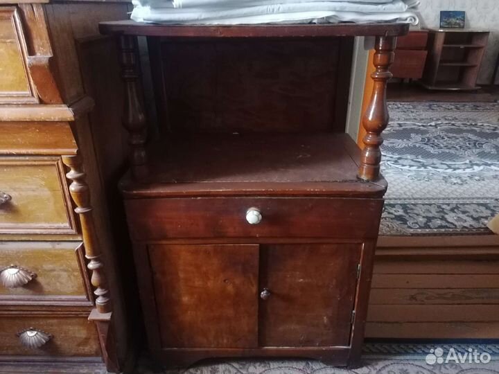 Старинный комод, тумбочка, антиквар