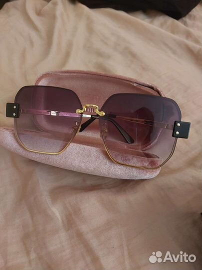 Солнцезащитные очки женские брендовые