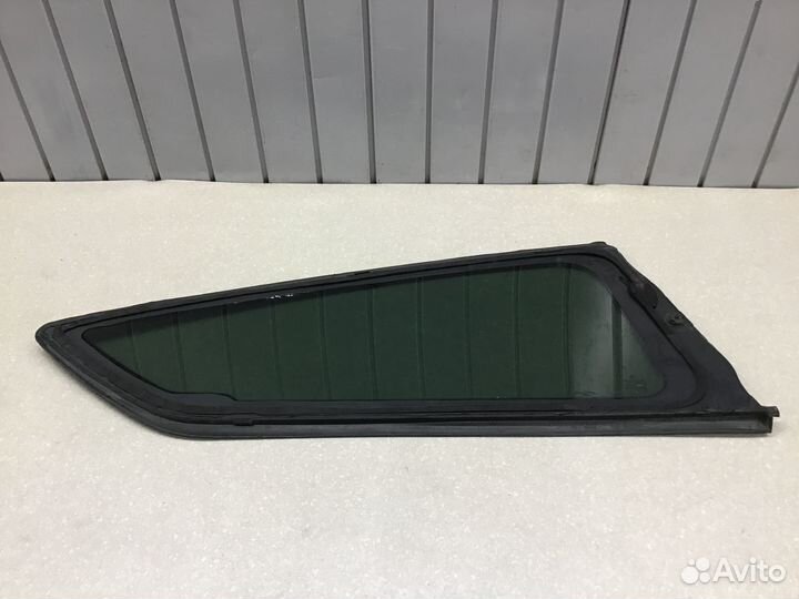 Стекло кузовное глухое левое Citroen C4 2005-2011