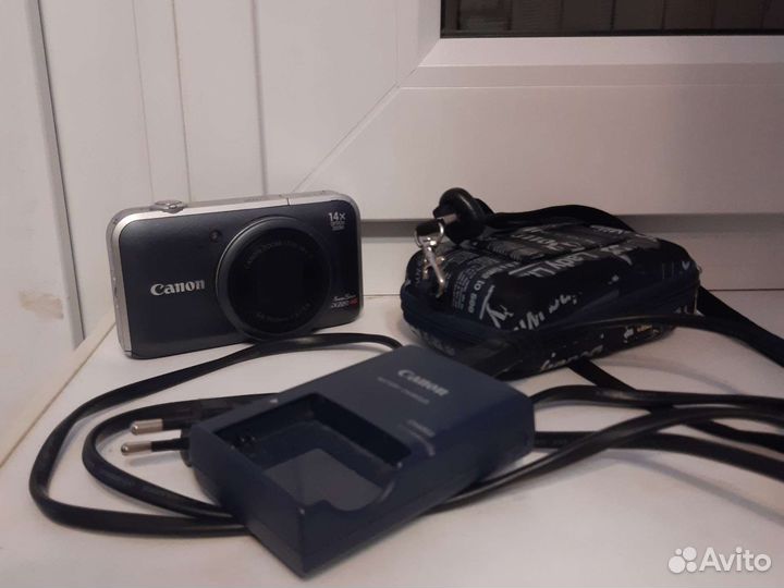 Компактный фотоаппарат Canon PowerShot SX220 HS