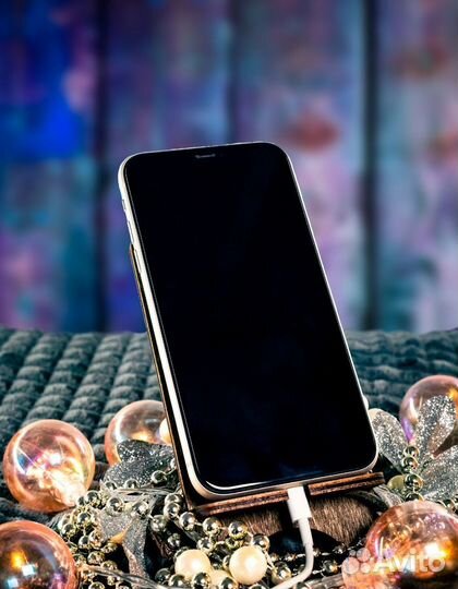 Подставка для iPhone, дерево