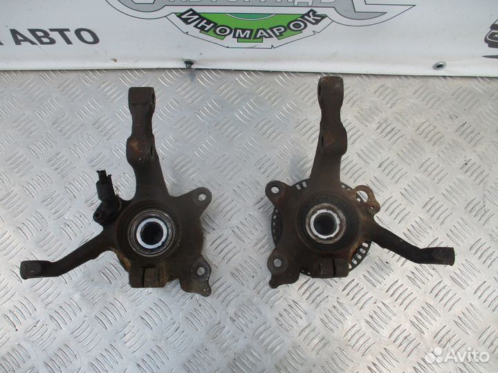 Кулак поворотный передний Volkswagen Golf 3