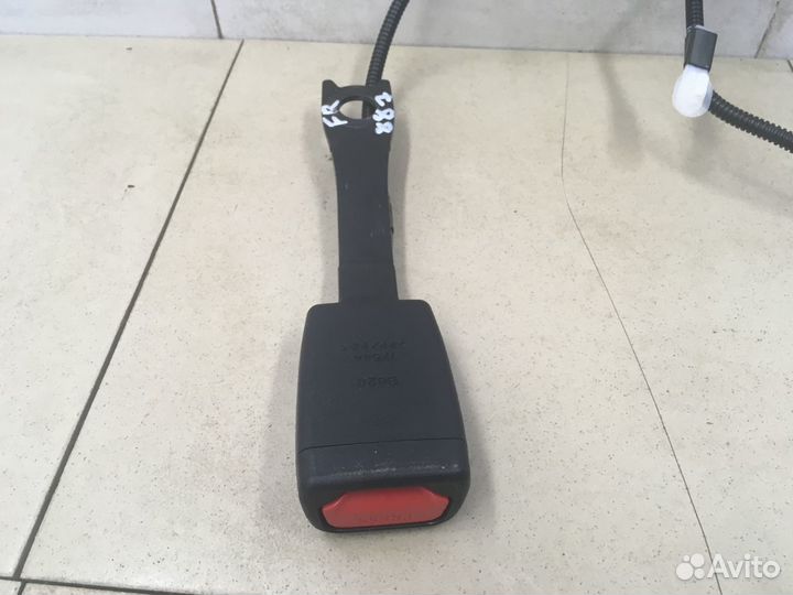 Ответная часть ремня безопасности Hi Lux 2015