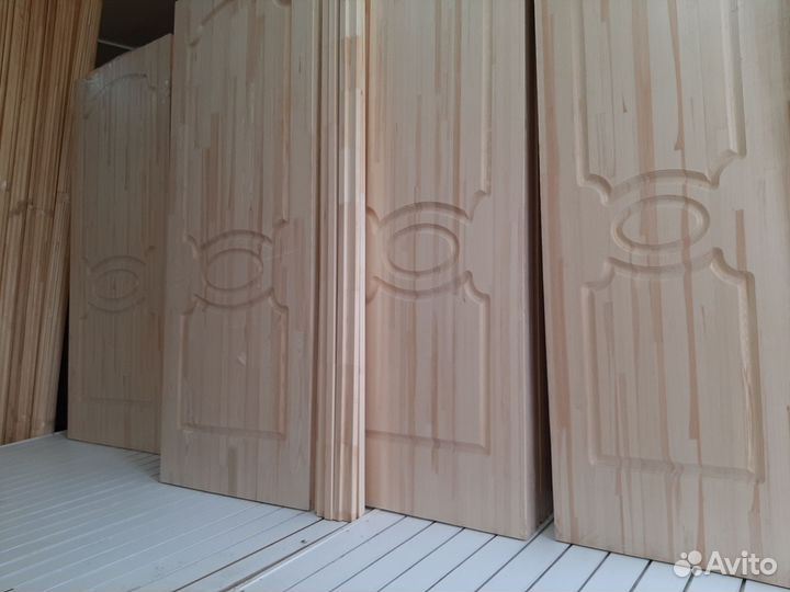 Двери из массива безсучковые
