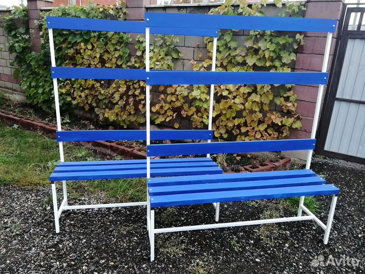 Вешалка для одежды в спорт зал