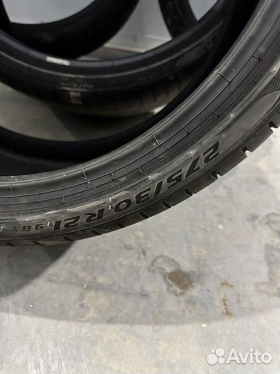 Pirelli P Zero 245/35 R21 и 275/30 R21 98Y