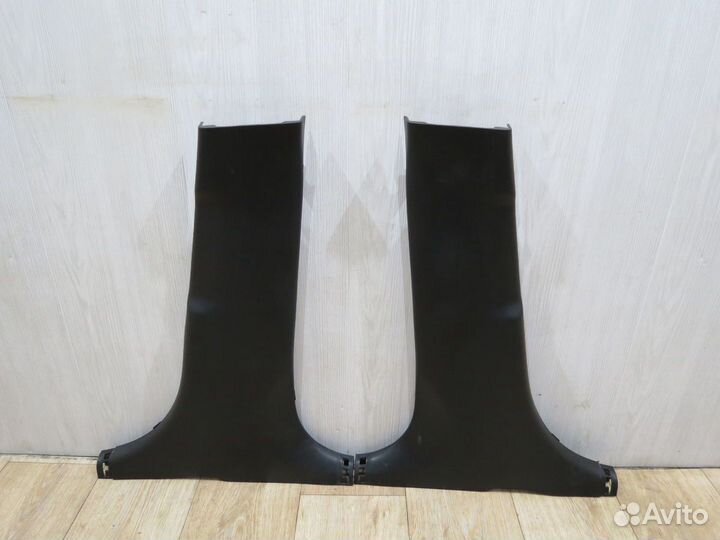 Обшивка средней стойки левая Kia Rio 3