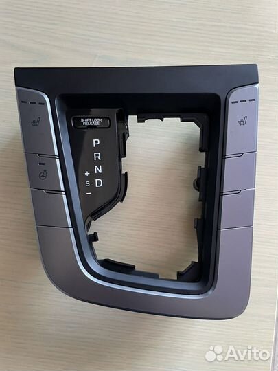 Накладка кулисы кпп Hyundai Elantra AD