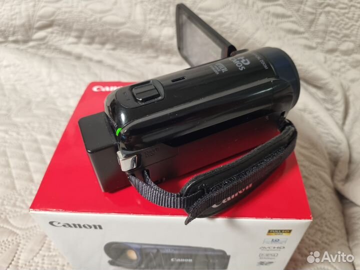 Видеокамера Canon Legria HF R606
