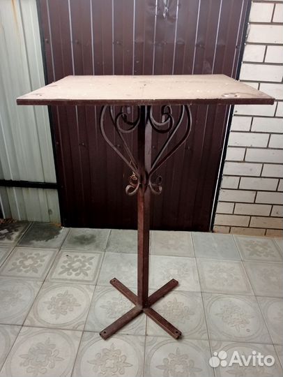 Столик уличный