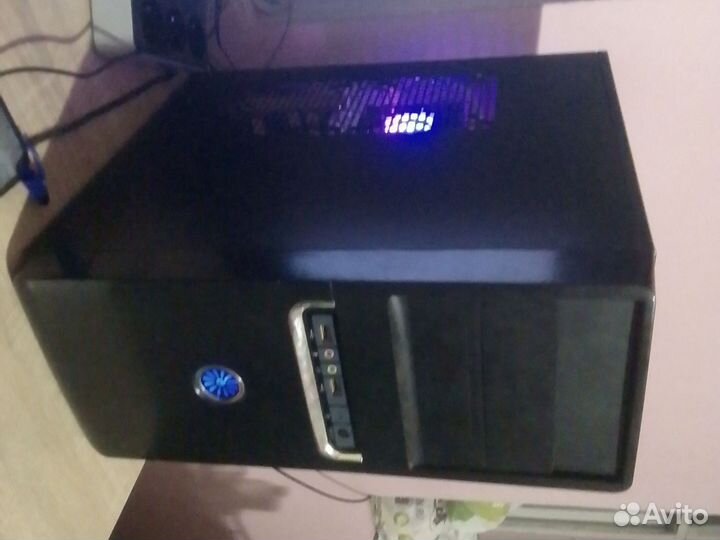 Продаю пк 12гб оперативки видеокарта на 2 гб