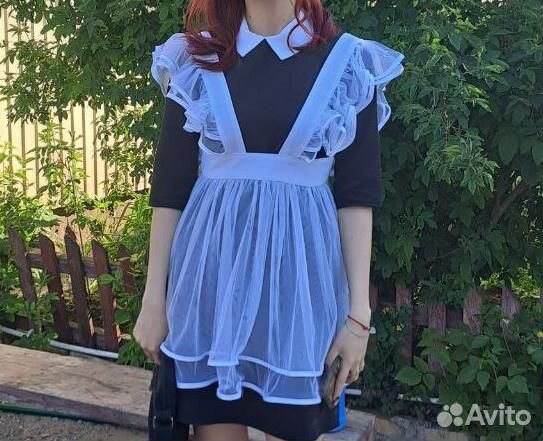 Белый фартук одето один раз на последний звонок