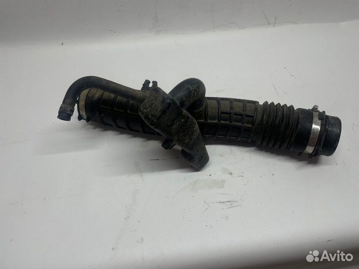 Патрубок воздушного фильтра Renault Logan L8