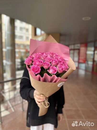Букет из 25 розовых роз 40 см