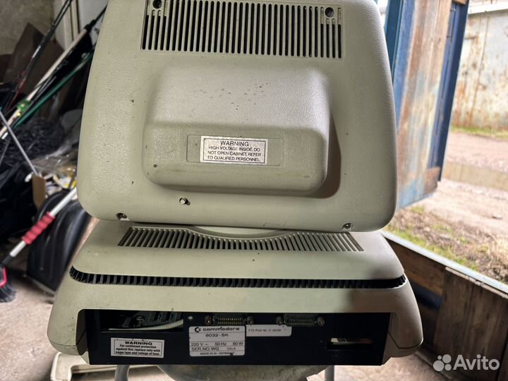 Винтажный компьютер commodore 8032-sk