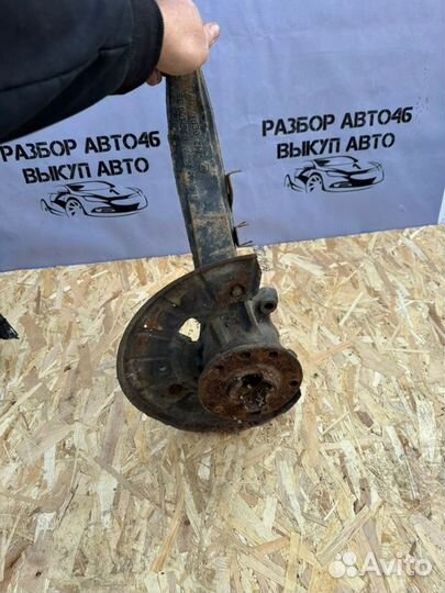 Кулак поворотный передний правый Volkswagen