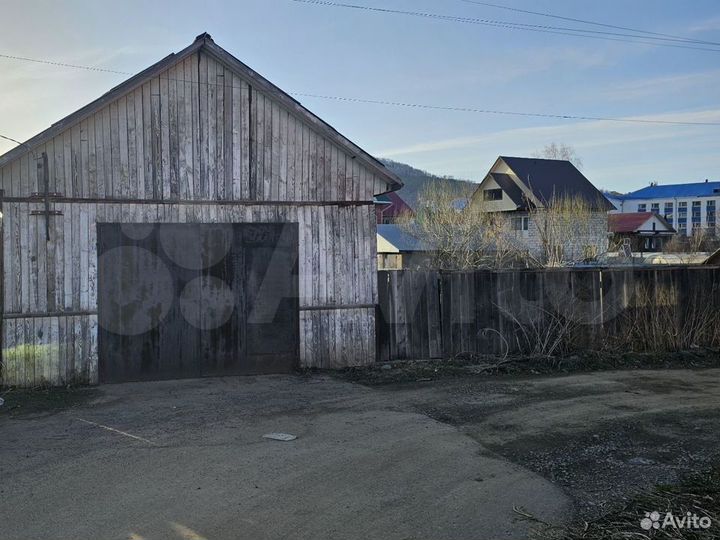 Гараж, > 30 м²