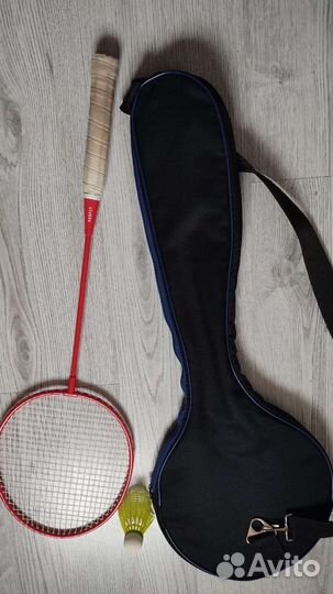 Ракетка для бадминтона с чехлом и валанчиком