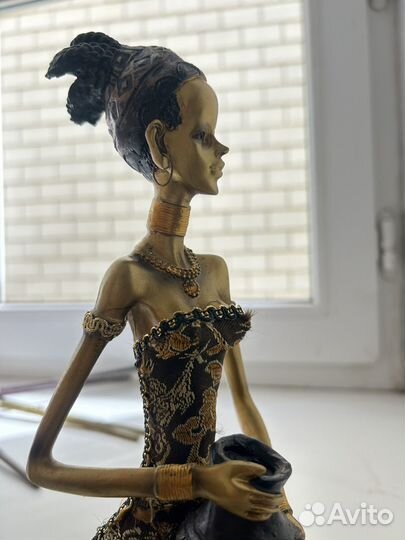 Статуэтка африканка