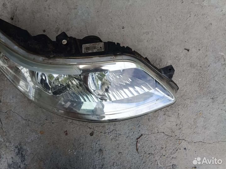 Фара правая Citroen c4 первое поколение