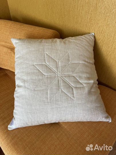 Подушки 70х70, лен с вышивкой,почти новые