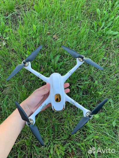 Квадрокоптер hubsan h501s