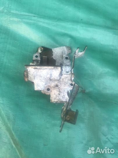 Кронштейн масляного фильтра Skoda Octavia 09-13 г