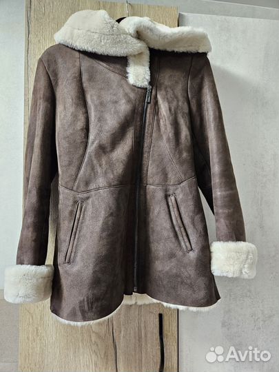 Дубленка натуральная женская с капюшоном