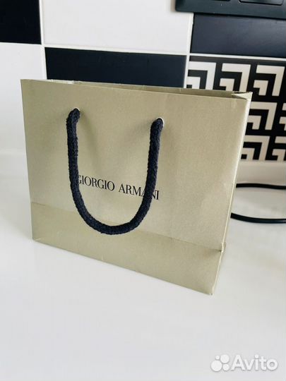 Брендовые пакеты Levi’s H&M Armani Calzedonia Lee