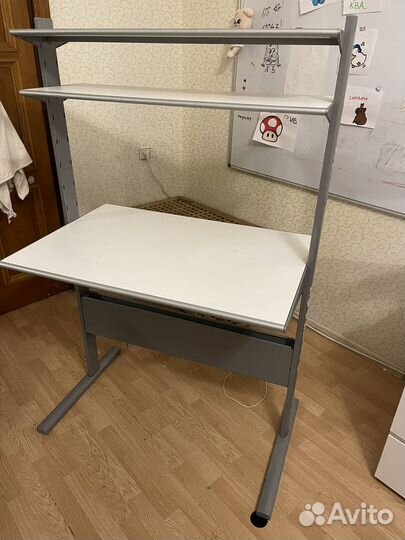 Письменный стол