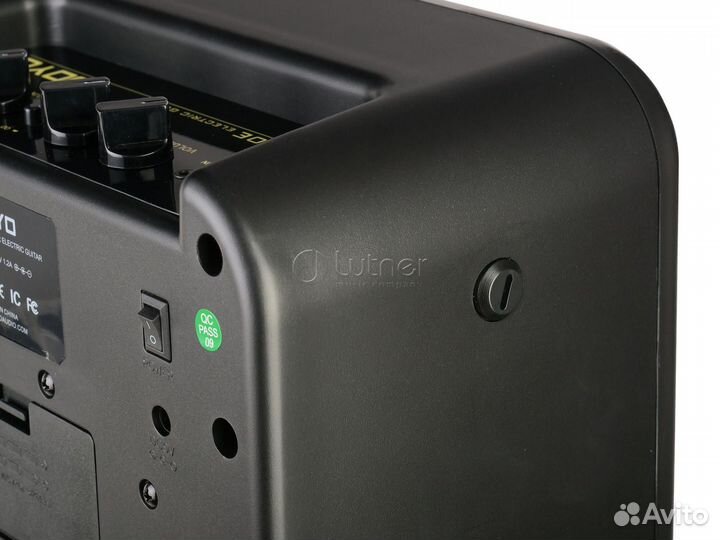 Портативный комбоусилитель для электрогитары