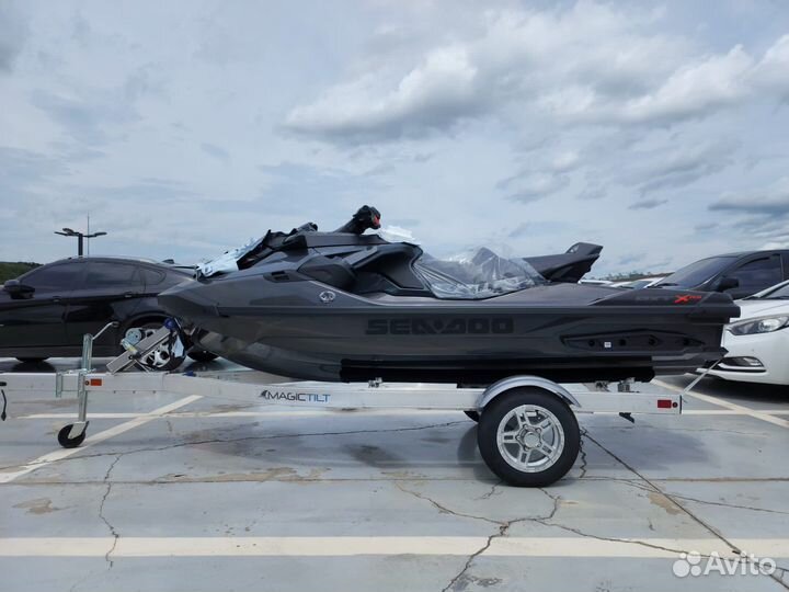 Новый гидроцикл seadoo RXT 300