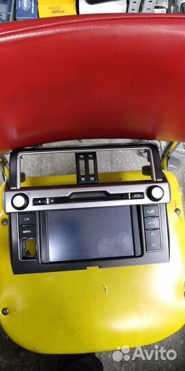 Штатная магнитола Toyota Land Cruiser 150 Prado