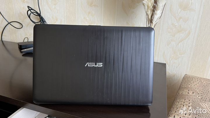 Ноутбук asus