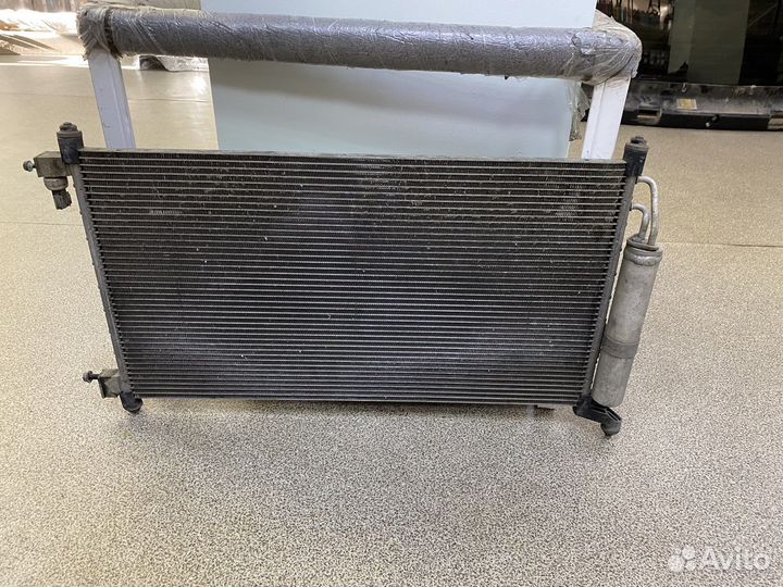 Радиатор кондиционера Nissan Tiida