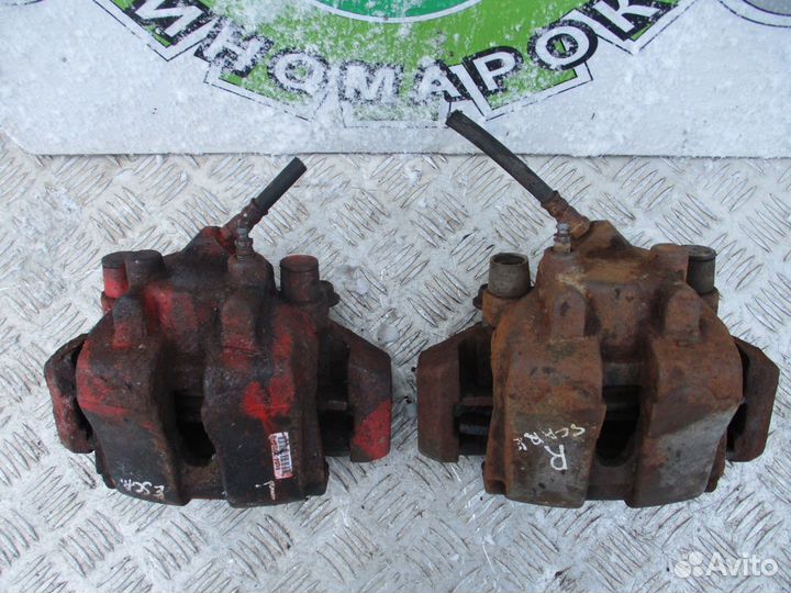 Суппорт передний правый Форд Эскейп 2 2.3л 2008г