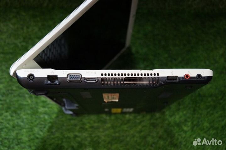 Белый sony vaio для офиса и учёбы